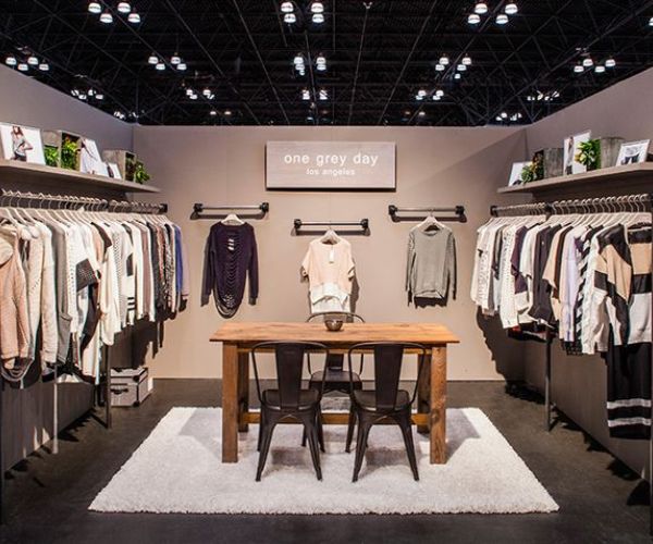 Mẫu booth quảng cáo thời trang số 6