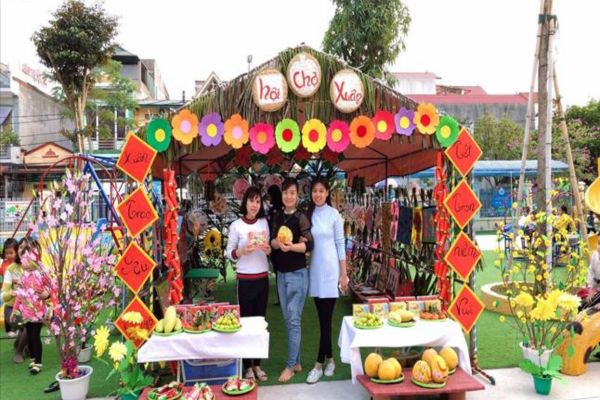 Mẫu gian hàng hội chợ tết đẹp và thu hút&nbsp;mẫu số 5